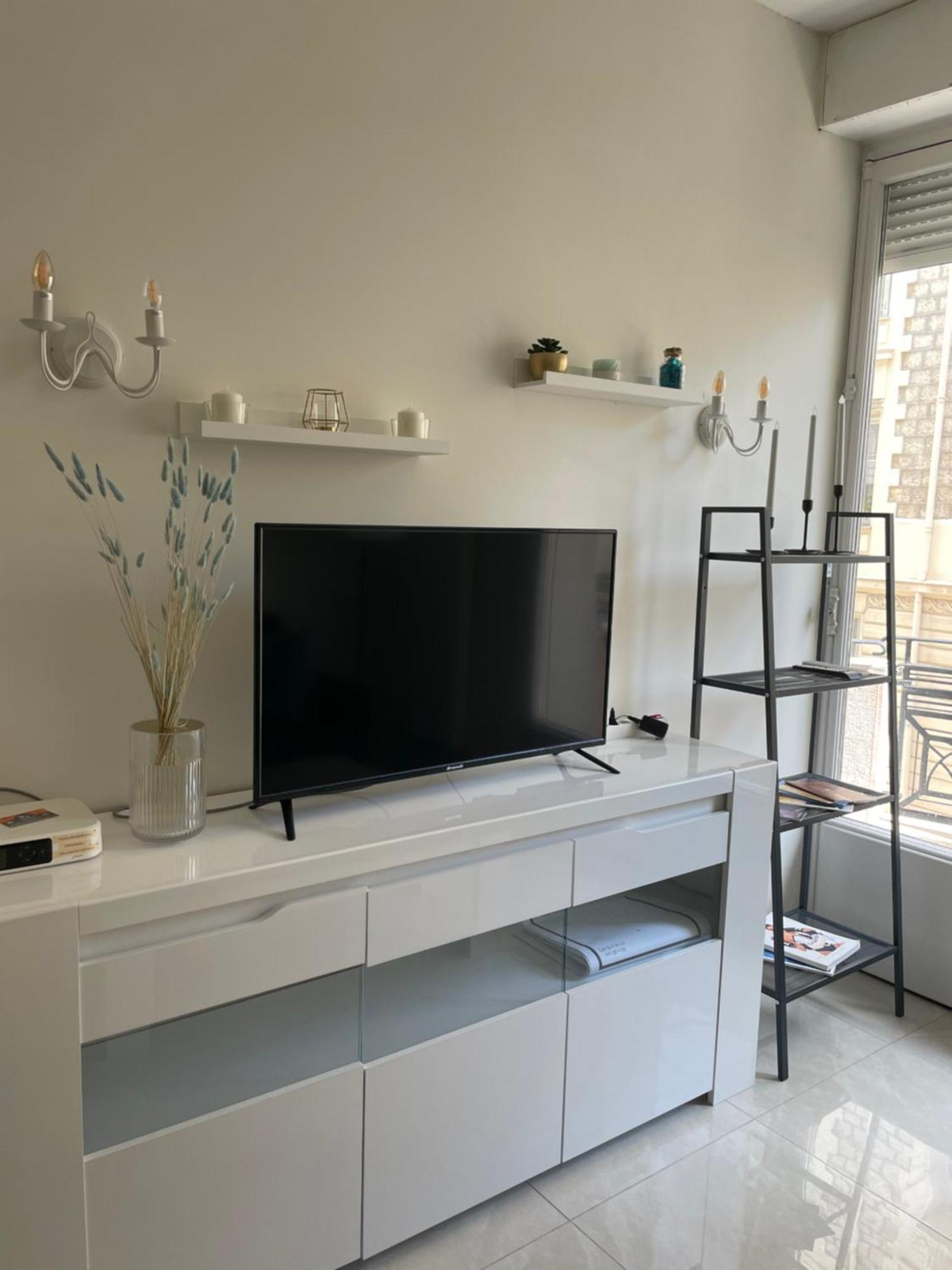 Apartment новая 3-комнатная на 2й линии от моря. Nizza
